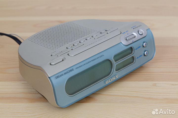 Радио с цифровым тюнером, часы Sony ICF-C273L