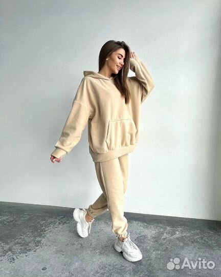 Спортивный костюм женский