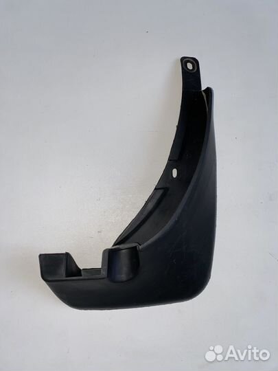 Брызговик передний правый Toyota Rav4 30