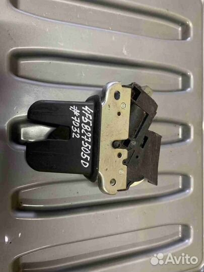 Замок багажника Audi A8D3 (4E 2003-2010) 4F5 827 5
