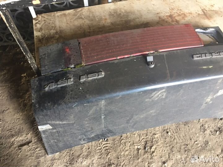 Двери задняя левая и правая, крышка багажника 2110