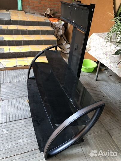 Стойка под телевизор с кронштейном Mart