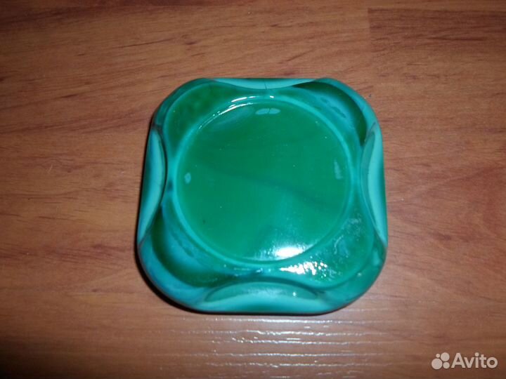 Зеленое малахитовое стекло пепельница 70-е