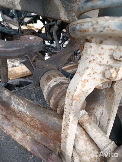 Приводной вал левый Киа Спортаже 1