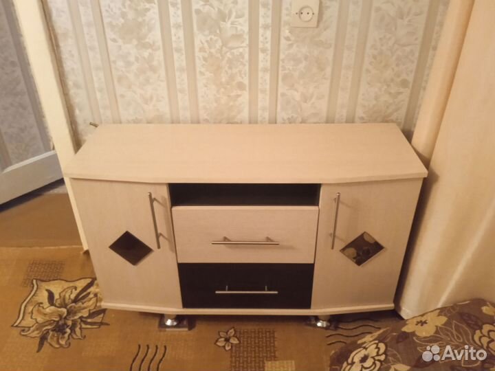 Тумба под телевизор