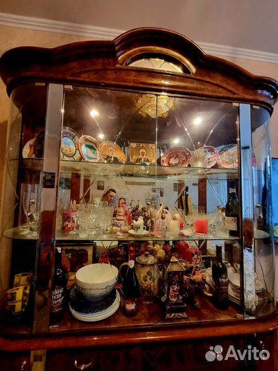 Сервант бар витрина