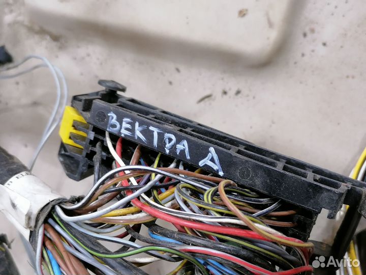 Проводка салона/багажника Opel Vectra A 1988-1995