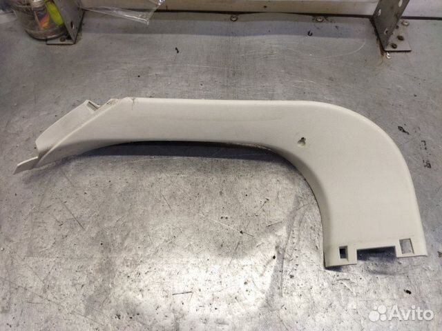 Обшивка двери багажника правая Ford Focus 3