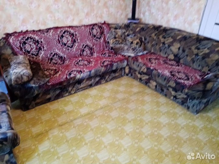 Продам угловой диван бу