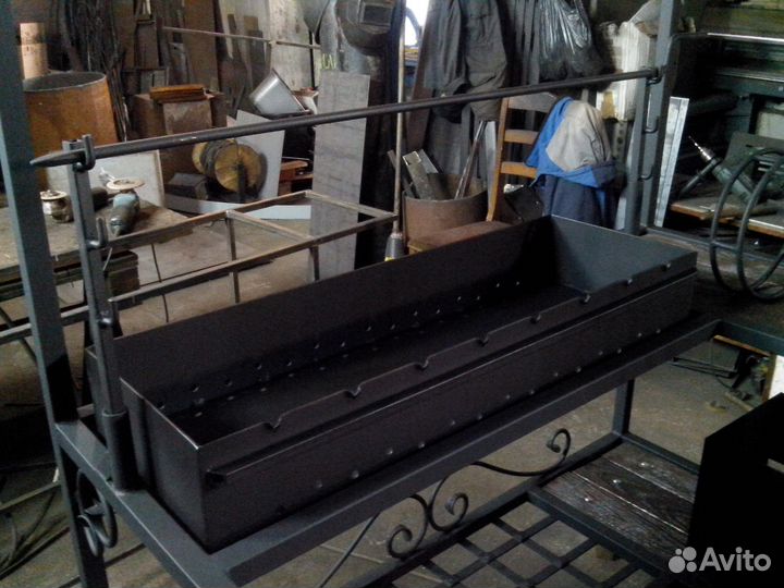 Мангал 4 мм с крышей и рабочей зоной