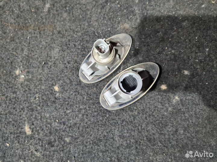 Повторитель поворота Mitsubishi Lancer 9 4G18 2005