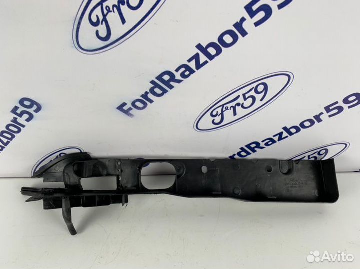 Накладка крыла передняя правая Ford Focus 2 CB4