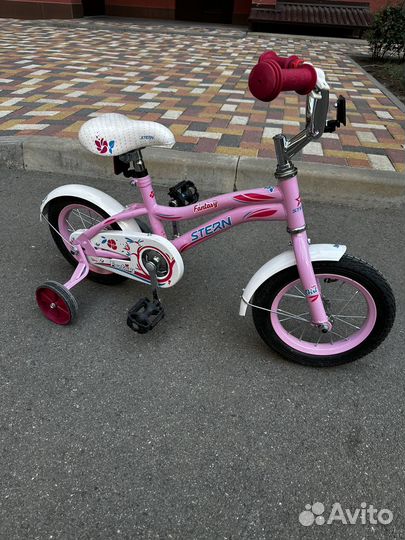 Детский велосипед четырехколесный