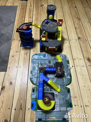 Большой гараж ELC, трек, парковка