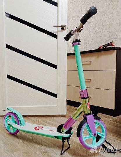 Самокат новый с ручным тормозом