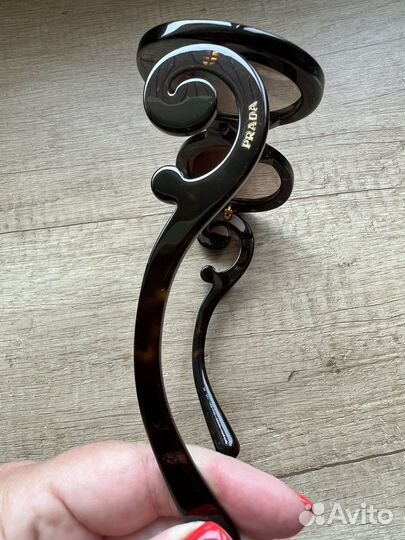 Солнечные очки Prada