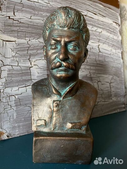 Бюст Сталина И.В