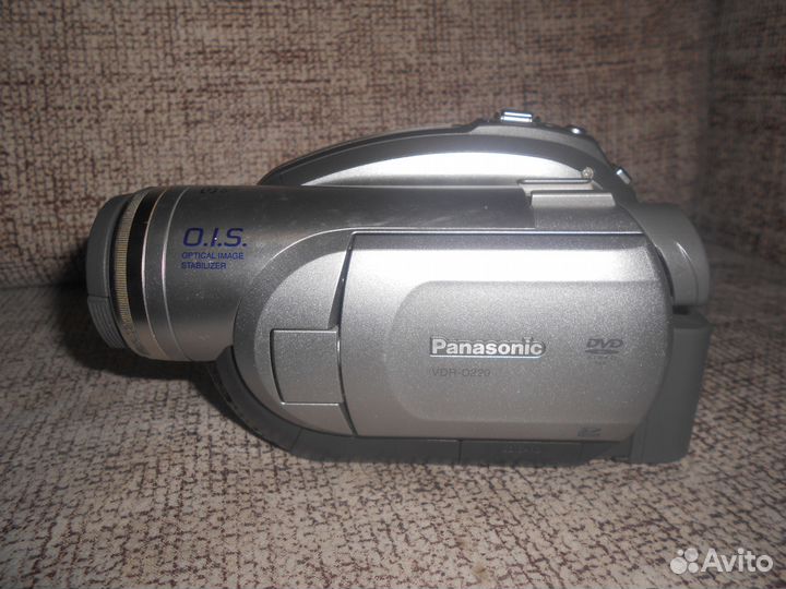 Видеокамера Panasonic VDR-D220EE