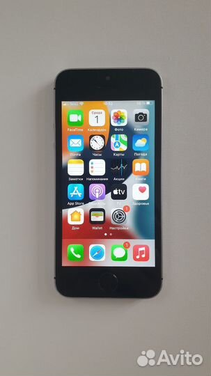 iPhone SE, 32 ГБ