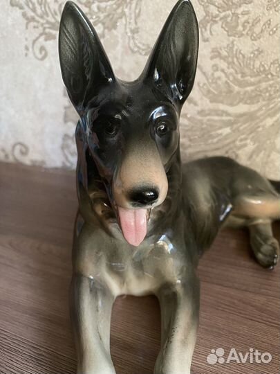 Фарфоровая статуэтка овчарки