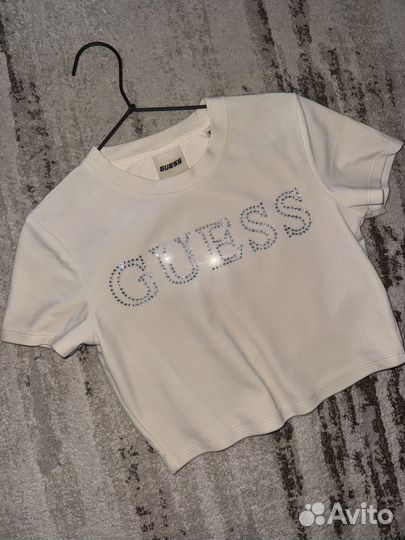 Кроп топ guess