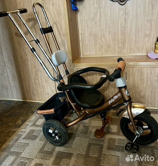 Детский велосипед с ручкой