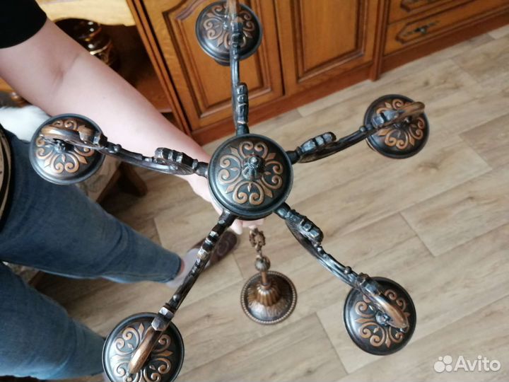 Люстра 5ти рожковая с плафонами