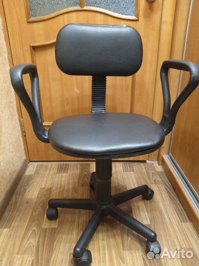 Компьютерное кресло