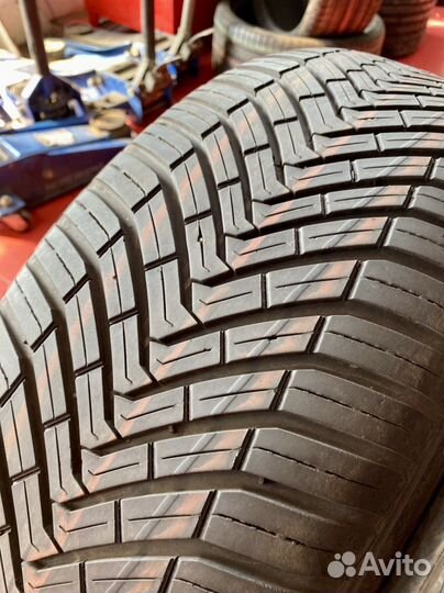 Continental AllSeasonContact 235/60 R18
