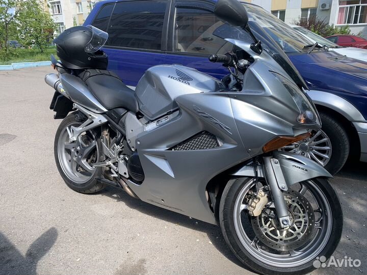 Honda VFR800 2005 год,родной пробег