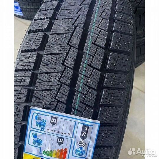 Kapsen SnowShoes AW33 215/55 R17