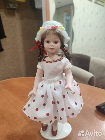 Кукла фарфоровая коллекционная
