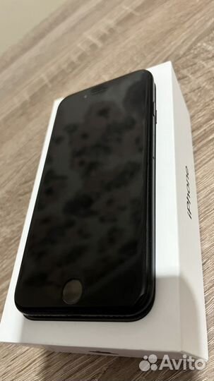 iPhone SE (2020), 64 ГБ