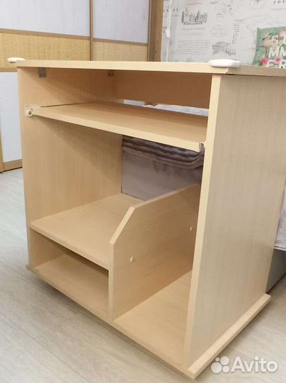 Компьютерный стол на колесиках