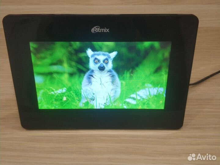 Цифровая фоторамка Ritmix RDF-702