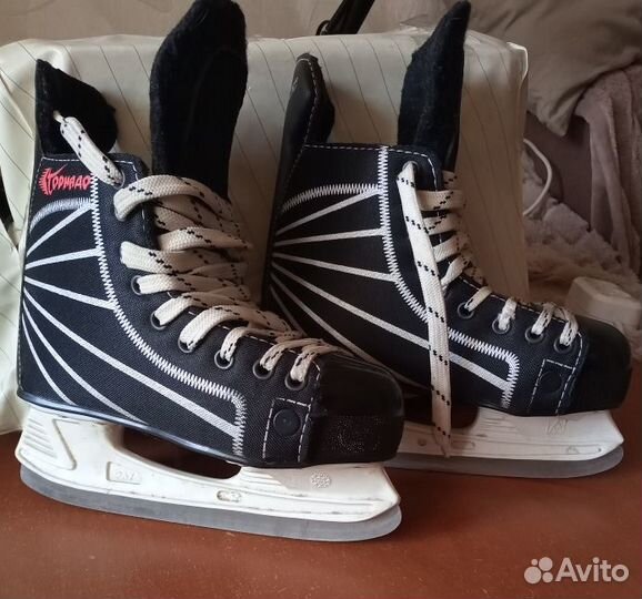 Коньки хоккейные