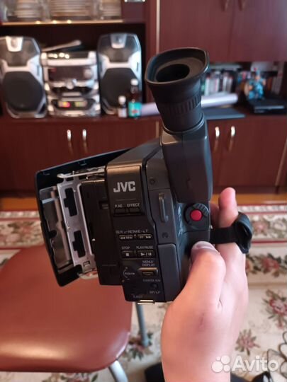 Видеокамера JVC кассетная