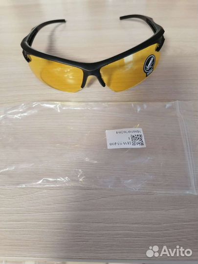 Очки спортивные