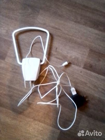 Антенна комнатная с усилителем