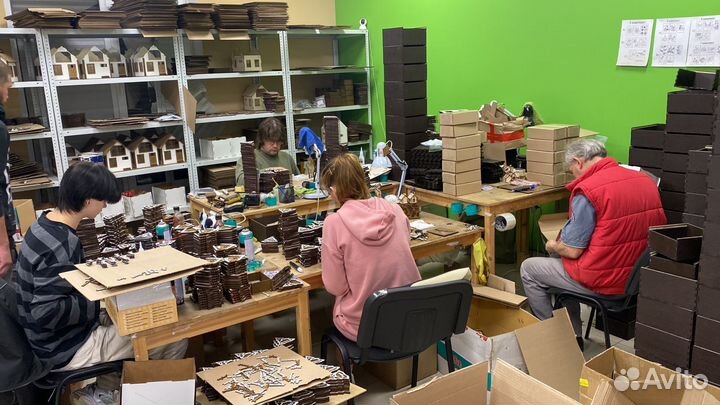 Сборщик сувениров из дерева