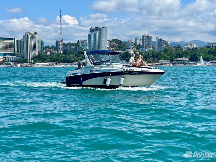 Аренда яхты, морская прогулка в Сочи