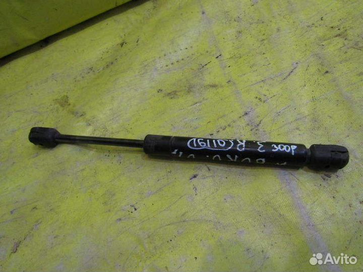 Амортизатор багажника Volkswagen Bora 97-03г 16110