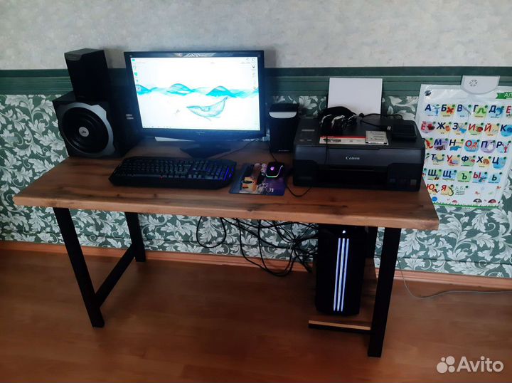 Компьютерный стол