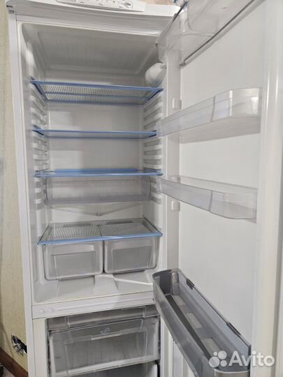 Холодильник Indesit два компрессора Б/у