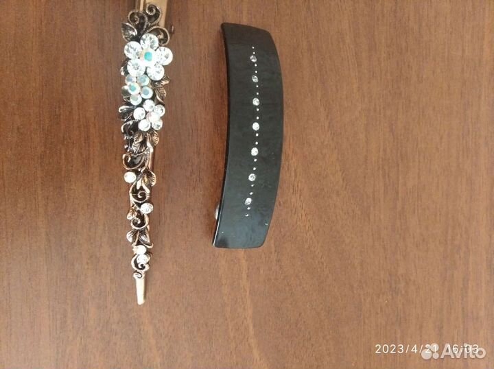 Заколки для волос