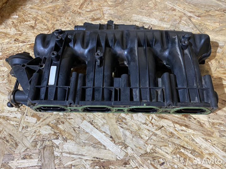 Коллектор впускной 1.8 BZB VW Passat B6 CC 05-12