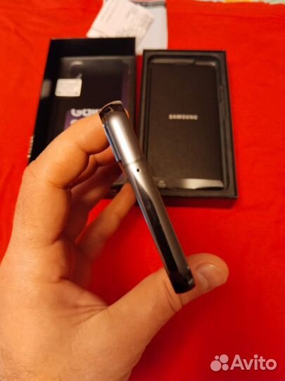 Samsung Galaxy S22, 8/256 ГБ