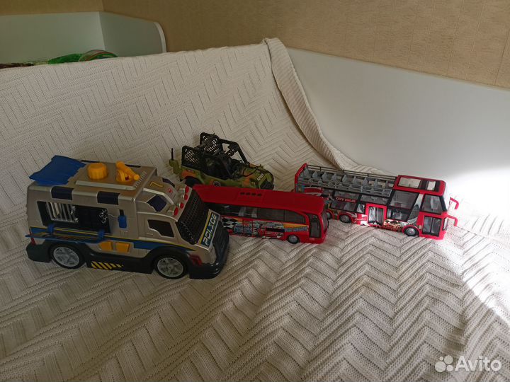 Машины и автобусы