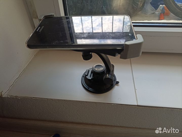 Держатель для планшета в авто