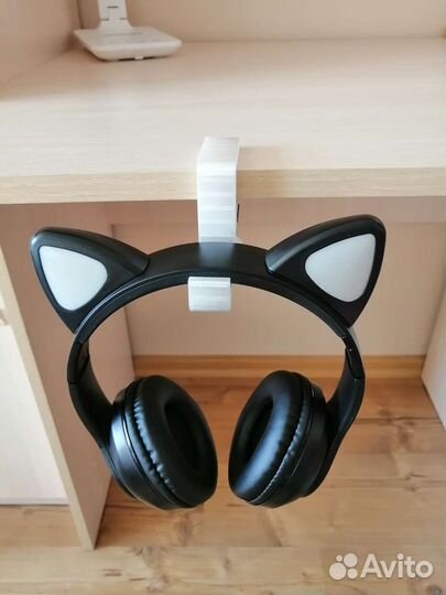 Крючок-держатель для наушников